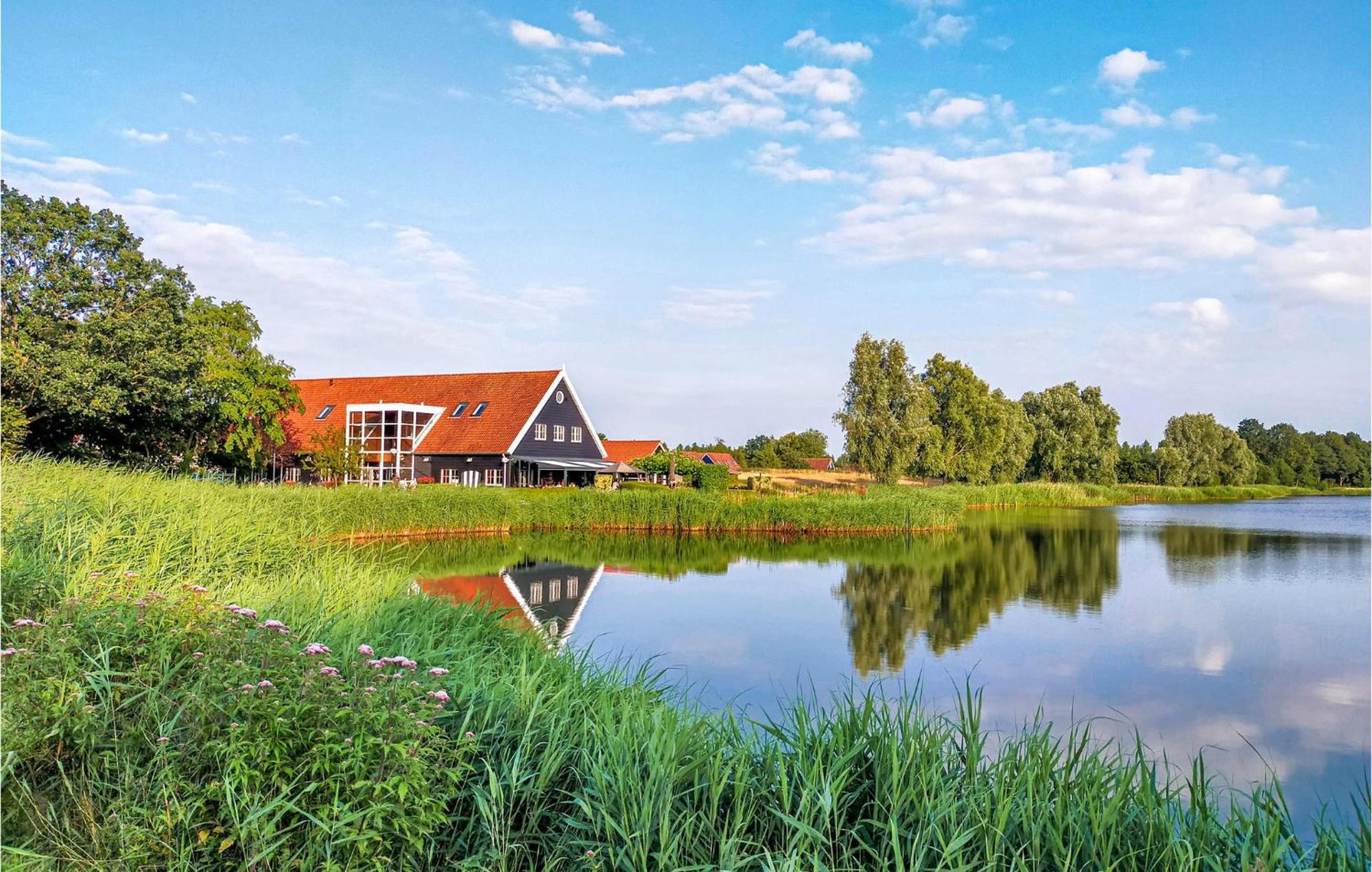 3 Bedroom Beautiful Home In Heinkenszand Eksteriør bilde